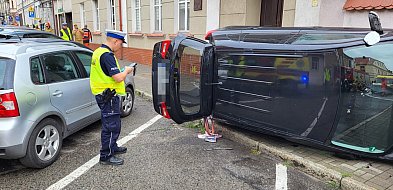 Policjanci wykonali oględziny, zabezpieczyli ślady i przesłuchiwali świadków-93900
