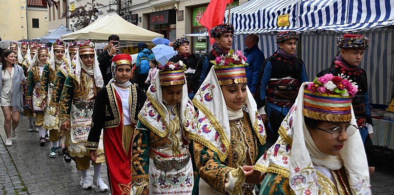 Rozpoczęły się XIV Międzynarodowe Spotkania z Folklorem w Chełmnie - 93898