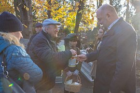 Kwesta na toruńskim cmentarzu św. Jerzego-10319