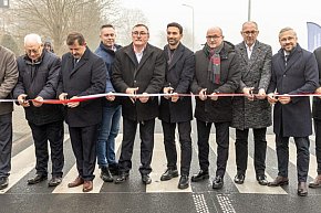 Zmodernizowaną drogą ze Stępowa do granicy województwa-10690