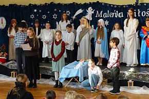 Uczniowie z \"Czwórki\" przygotowali tradycyjne Jasełka-10706