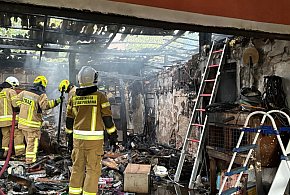 Pożar garażu w Lisewie – szybka akcja strażaków zapobiegła tragedii-95779