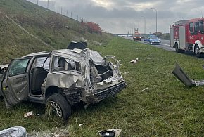 Dachowanie samochodu osobowego na A1 – jedna osoba poszkodowana-96444