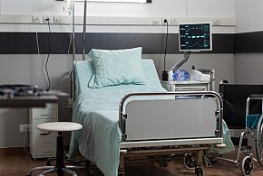 Lek wycofany z powodu zanieczyszczeń. W środku znaleziono fragmenty szkła-96750