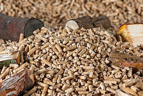 Drożeje popularny opał. Miliony Polaków dostaną po kieszeni tej zimy-96861