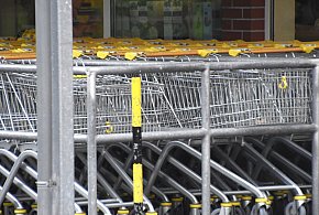 Czy 1 listopada zrobisz zakupy? Ten weekend zaskoczy wielu klientów-96891