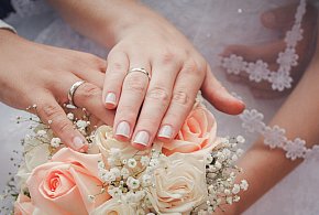 40 tys. zł za ślub i dziecko. PiS chce zachęcać do małżeństw i rodzicielstwa-97852