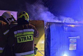 Pożar śmietnika w Płutowie. Szybka interwencja strażaków OSP Kijewo Król.-99064