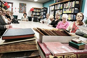 Odwiedziny seniorów w chełmińskiej bibliotece