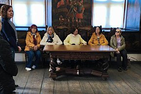 Sztuka, historia i pasja – seniorzy w świecie rodziny Piotrowiczów