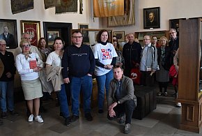 ESKAPADA. Poznaj swój region z przewodnikiem za nami