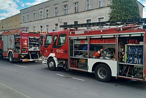 Zadymienie w mieszkaniu przy ul. Młyńskiej. Seniorka trafiła do szpitala