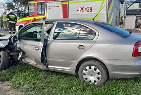 Dwie osobówki zderzyły się w Jeleńcu