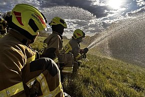 Strażackie ćwiczenia doskonalące współpracę