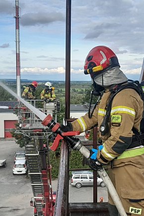 Strażacy przeprowadzili ćwiczenia praktyczne-9992
