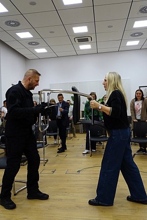Uczyliśmy się jak postępować w sytuacjach zagrożenia-10085