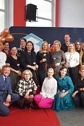 Święto Edukacji Narodowej z wdzięcznością i humorem-10170
