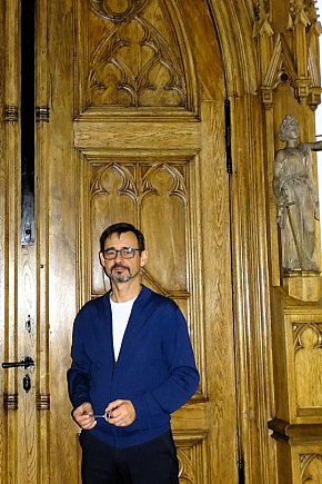 Aula naszego „ogólniaka” jest teraz jeszcze piękniejsza!-10266