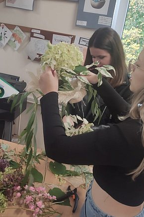 Jesienne inspiracje florystyczne – zajęcia bukieciarskie-10306