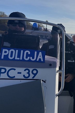 Ćwiczenia policjantów i ratowników wodnych-10332