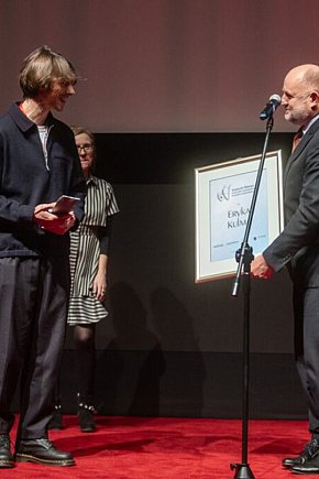 Statuetka Poli Negri dla Eryka Kulma-10442