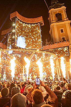 Życzenia noworoczne znów popłyną z Torunia-10715