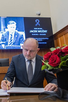 Sejmik i zarząd województwa żegnają prof. Jacka Woźnego-10723