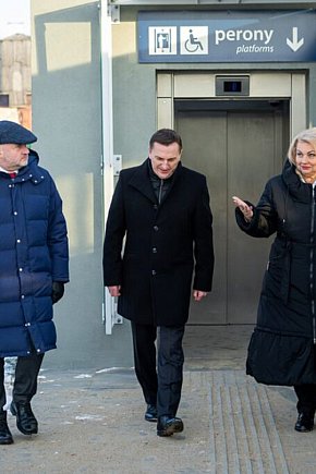 Marszałek województwa i przewodnicząca sejmiku odwiedzili Nakło-10769