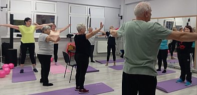 Dziś w Klubie Seniora Złoty Krąg rozpoczęliśmy zajęcia „Zdrowy Kręgosłup”-96998