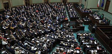 Sejm uchwalił ustawę zwiększającą podwyżki akcyzy na alkohol-97175