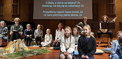 Tak było na wspólnym śpiewaniu w Państwowej Szkole Muzycznej w Chełmnie-97331