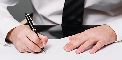 Zaświadczenia stażowe ZUS bez odręcznego lub elektronicznego podpisu są ważne