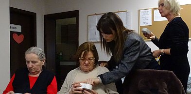 Czujki czadu dla seniorów z Domu Pomocy w Chełmnie