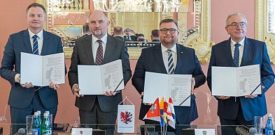 Marszałkowie czterech województw apelują do premiera w sprawie S15