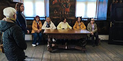 Sztuka, historia i pasja – seniorzy w świecie rodziny Piotrowiczów