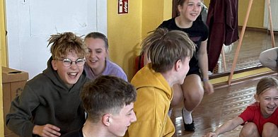 Młodzież rozwija swoje umiejętności i poznaje kulturę ludową