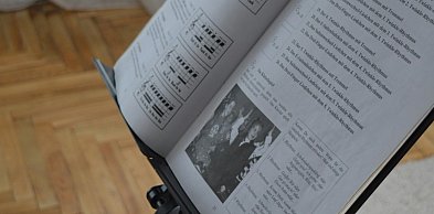 Jak wybrać podstawkę do nut, aby ćwiczyć wygodniej i grać z większą swobodą?