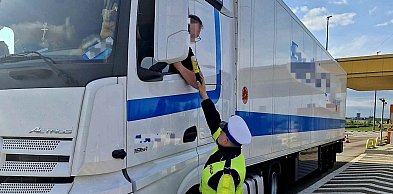 890 kierowców skontrolowanych podczas porannych działań na autostradzie