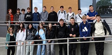 Lekcja w Starostwie. Poniedziałkowy poranek z uczniami szkoły w Podwiesku