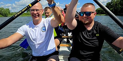 Wiosna na sportowo – policjanci z Chełmna popłynęli w szczytnym celu