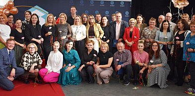 Święto Edukacji Narodowej z wdzięcznością i humorem, w przepięknej oprawie-96315