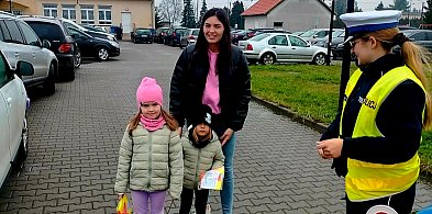 Chełmińscy policjanci przypominali o bezpieczeństwie w Światowy Dzień Pamięci-97505