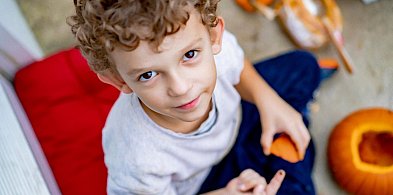 Atak kichania rano u dziecka – alergia sezonowa czy infekcja przedszkolna?-97752