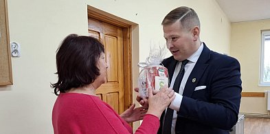 Odwiedziny w klubie seniora-97890