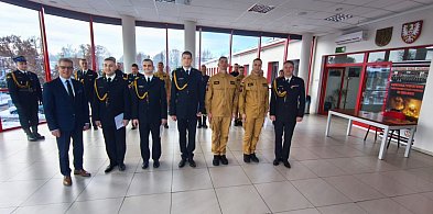 Uroczysta zbiórka w Komendzie Powiatowej PSP w Chełmnie-97950