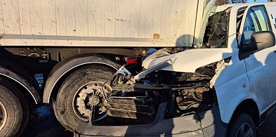 Wypadek na drodze powiatowej w Unisławiu – śliska jezdnia utrudniała ruch-97962