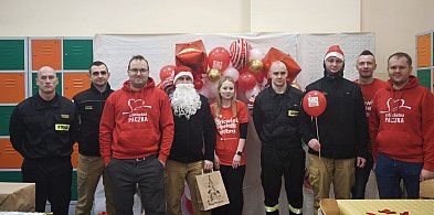 Strażacy z Chełmna jak co roku pomogli w Szlachetnej Paczce-98490