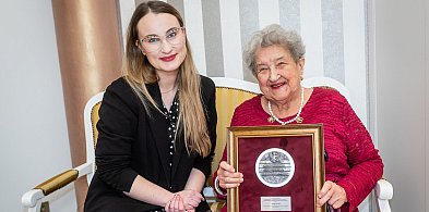Stuletnie mieszkanki regionu odznaczone medalem marszałka