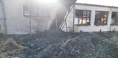 Pożar słomy i gałęzi w Zegartowicach. Przyczyną żar z pieca
