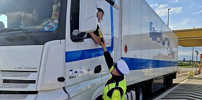 890 kierowców skontrolowanych podczas porannych działań na autostradzie
